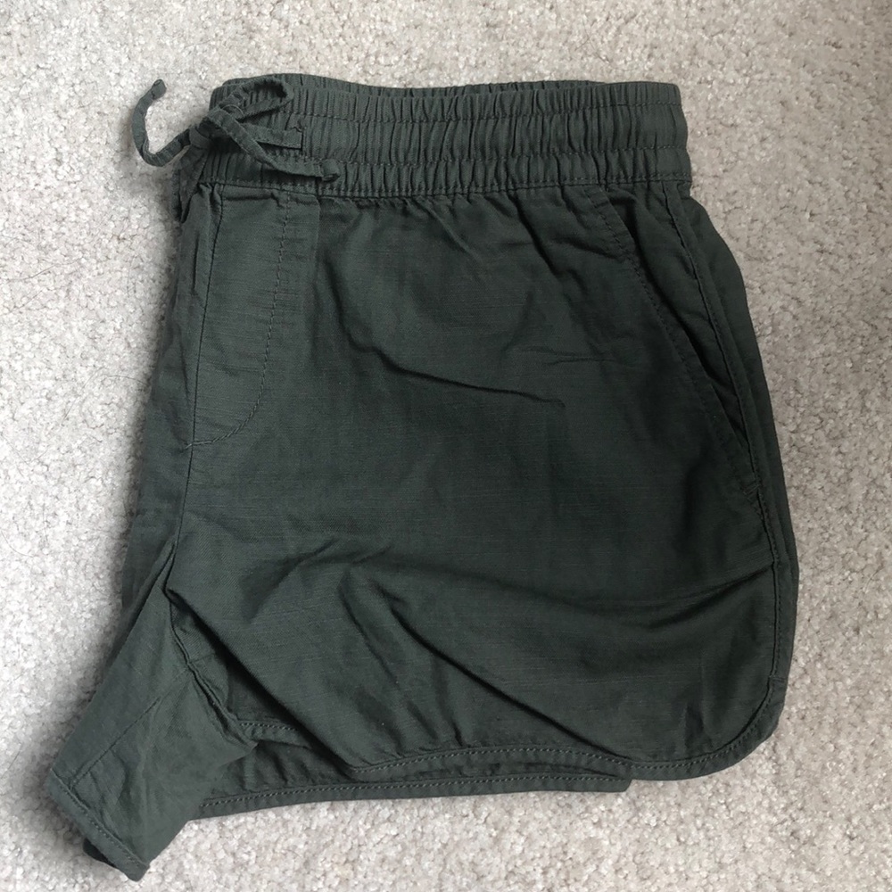Gap Dark Green Shorts